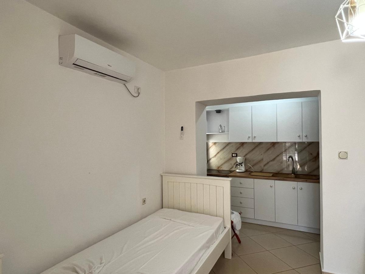 88 Apartment Himarë Extérieur photo